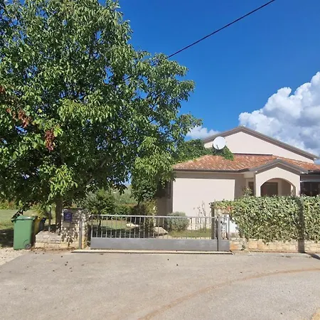 Mimosa Villa *