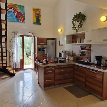 Mimosa Villa *