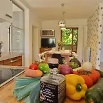 Mimosa Villa *