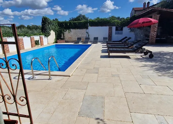 Mimosa Novigrad (Istria)